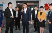 （经济）小微企业迎银行贷款“及时雨” 专家称还需适当降低融资成本
